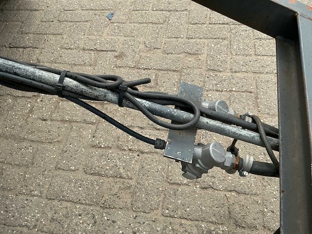 Vrachtwagen container aanhangwagen - afbeelding 2 van  22