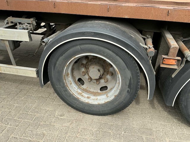 Vrachtwagen container aanhangwagen - afbeelding 11 van  22