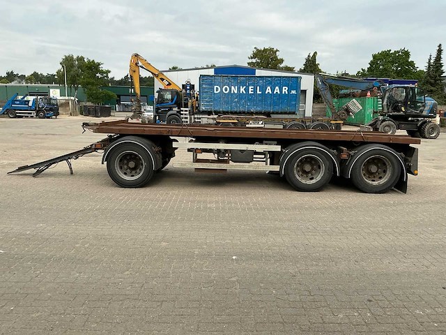 Vrachtwagen container aanhangwagen - afbeelding 12 van  22