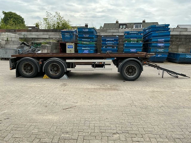 Vrachtwagen container aanhangwagen - afbeelding 19 van  22