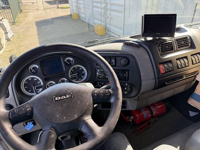 Vrachtwagen daf fa lf55 met kenteken bx-zp-89. gesloten opbouw - afbeelding 6 van  14