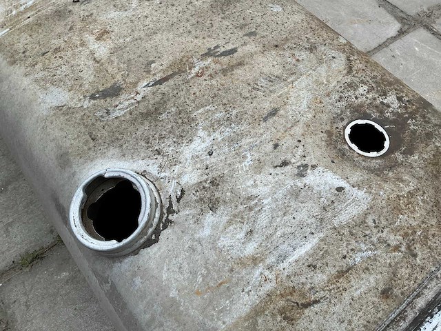 Vrachtwagen dieseltank - afbeelding 5 van  6