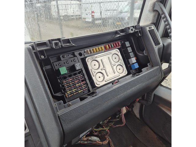 Vrachtwagen, iveco, 90e21, 2004 - afbeelding 20 van  35