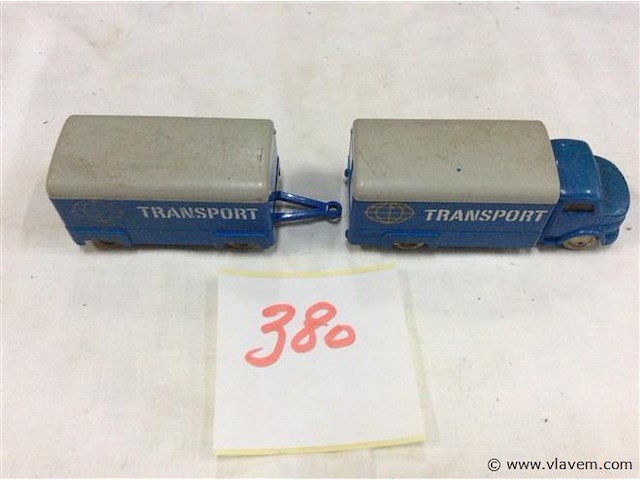 Vrachtwagen lego + aanhanger - afbeelding 1 van  3