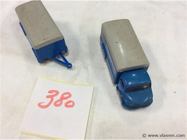 Vrachtwagen lego + aanhanger - afbeelding 2 van  3