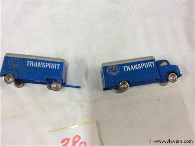 Vrachtwagen lego + aanhanger - afbeelding 3 van  3