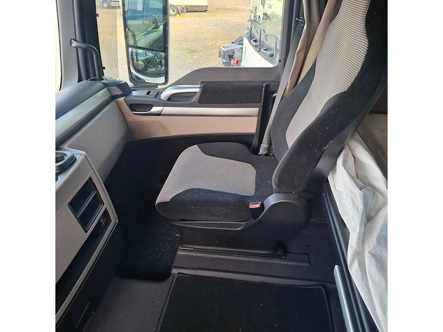 Vrachtwagen, man, tgx, 2018 - afbeelding 11 van  48