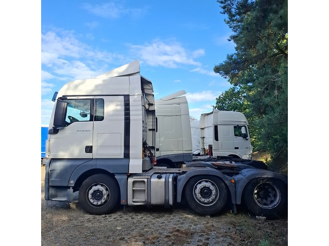 Vrachtwagen, man, tgx, 2018 - afbeelding 46 van  48