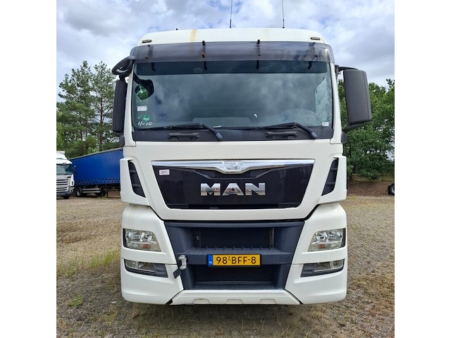 Vrachtwagen, man, tgx - afbeelding 12 van  30