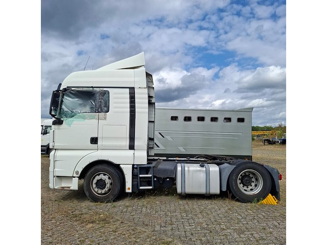 Vrachtwagen, man, tgx - afbeelding 28 van  30