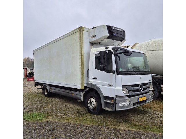 Vrachtwagen mercedes-benz, bouwjaar 2011 - afbeelding 1 van  1