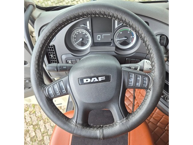 Vrachtwagen met oplegger, daf / krone, xf 460 ft / sd - afbeelding 10 van  44