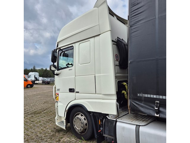 Vrachtwagen met oplegger, daf / krone, xf 460 ft / sd - afbeelding 40 van  44