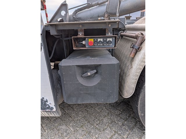 Vrachtwagen met zijlader en containersysteem, iveco, ad260sy/cng, 2017 - afbeelding 52 van  57