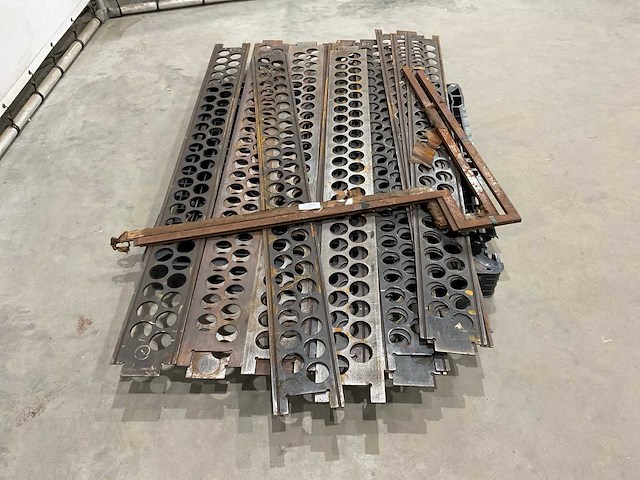 Vrachtwagen onderdelen - afbeelding 4 van  5