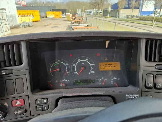 Vrachtwagen (trekker), scania, p 270 da 4x2mna, 2005 - afbeelding 2 van  36