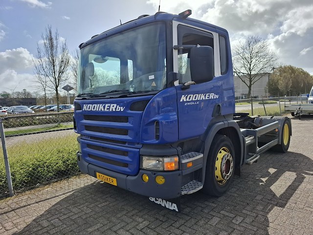 Vrachtwagen (trekker), scania, p 270 da 4x2mna, 2005 - afbeelding 1 van  36