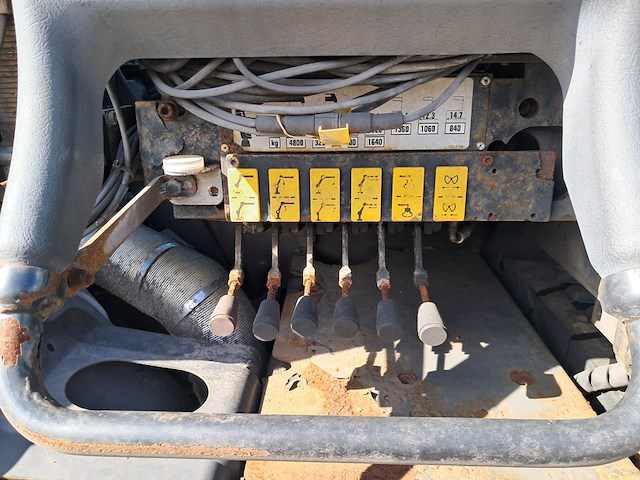 Vrachtwagen, volvo, fe s 4x2r, 2008, met kraan, hiab 144ds-2 hiduo - afbeelding 5 van  56