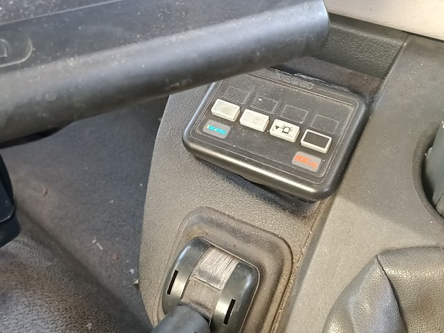 Vrachtwagen, volvo, fll 42, 2009, met veegopbouw, johnston - afbeelding 5 van  35