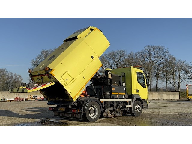 Vrachtwagen, volvo, fll 42, 2009, met veegopbouw, johnston - afbeelding 1 van  35