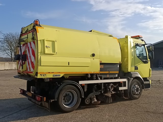 Vrachtwagen, volvo, fll 42, 2009, met veegopbouw, johnston - afbeelding 31 van  35