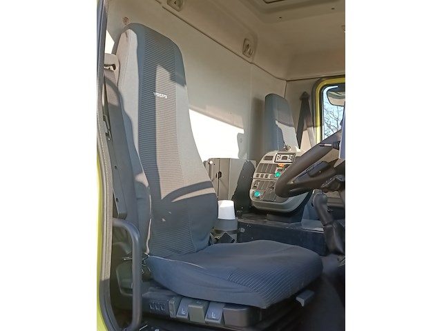 Vrachtwagen, volvo, fll 42, 2009, met veegopbouw, johnston - afbeelding 34 van  35