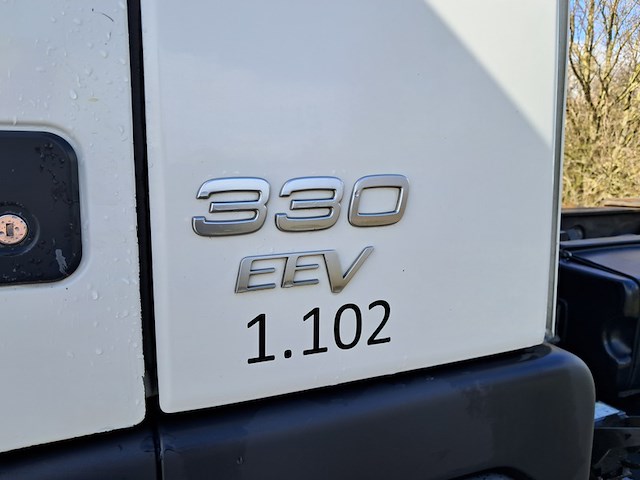 Vrachtwagen, volvo, fm 330 eev 6x2, 2011, met haakarmsysteem, hiab xr21s56s rw-dtla - afbeelding 4 van  58