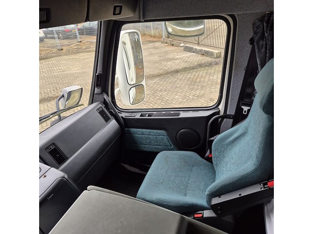 Vrachtwagen, volvo, fm 7, 2001 - afbeelding 2 van  22