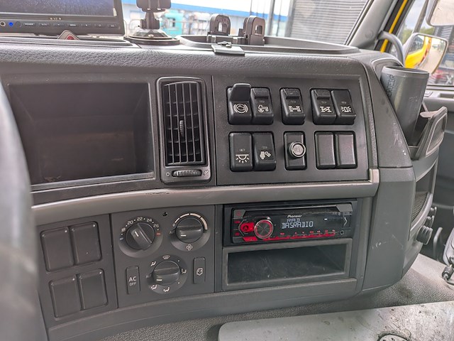 Vrachtwagen, volvo, fmx 410 6x6, 2012, met autolaadkraan, hmf 1420-k2 - afbeelding 24 van  47