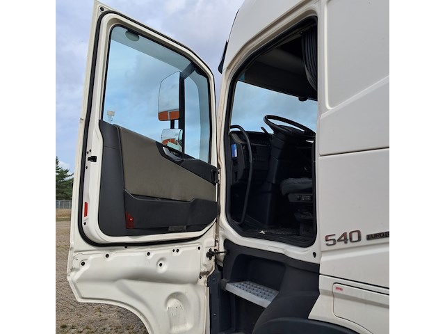 Vrachtwagen, volvo - afbeelding 15 van  17