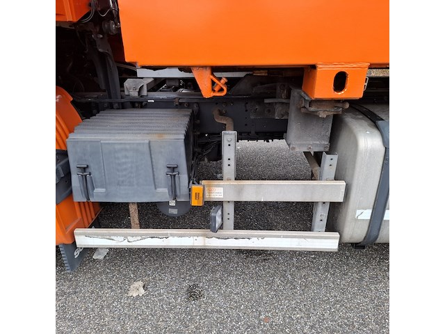 Vrachtwagen voorzien van hogedruk waterstraalmachine, scania, r410, oranje, 2016 - afbeelding 38 van  65