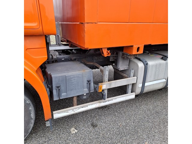 Vrachtwagen voorzien van hogedruk waterstraalmachine, scania, r410, oranje, 2016 - afbeelding 39 van  65