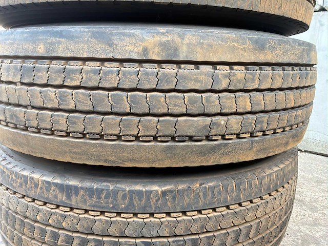 Vrachtwagenband (4x) - afbeelding 2 van  3