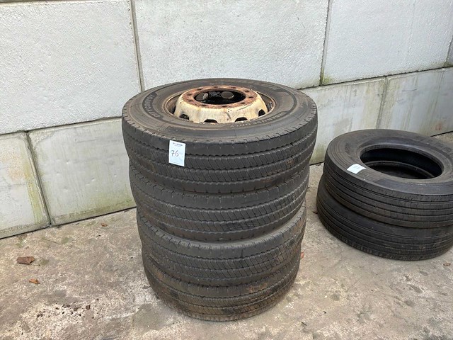 Vrachtwagenband (4x) - afbeelding 1 van  4