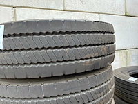 Vrachtwagenband (4x) - afbeelding 2 van  4