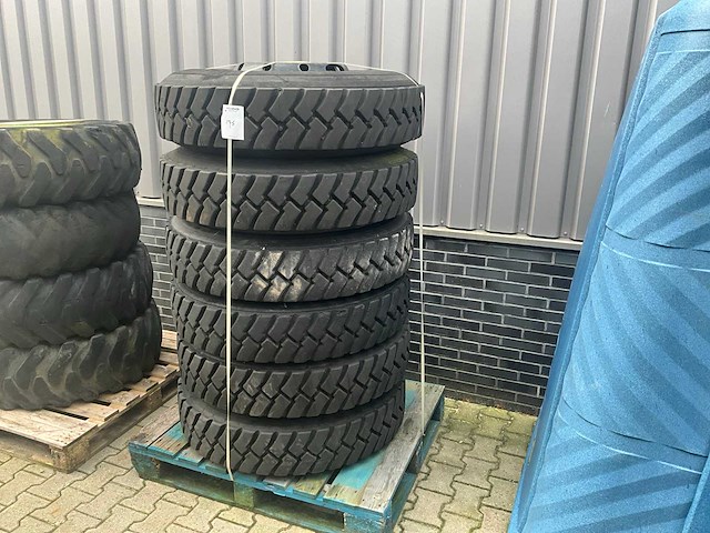 Vrachtwagenband (6x) - afbeelding 1 van  6