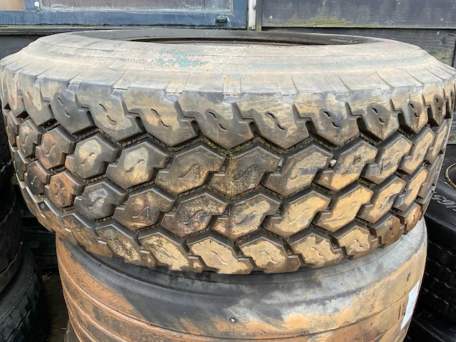 Vrachtwagenband op velg (9x) - afbeelding 3 van  15