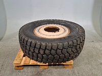 Vrachtwagenband op velg, michelin, x force - afbeelding 1 van  8