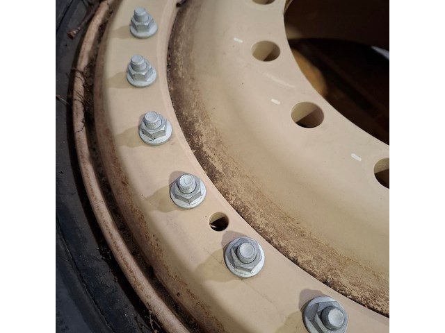 Vrachtwagenband op velg, michelin, x force - afbeelding 7 van  8