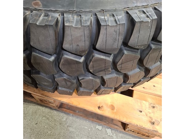 Vrachtwagenband op velg, michelin, x force - afbeelding 8 van  8