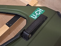 Vrachtwagendeur in transportkist - afbeelding 2 van  11