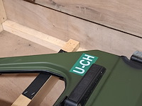 Vrachtwagendeur in transportkist - afbeelding 10 van  11