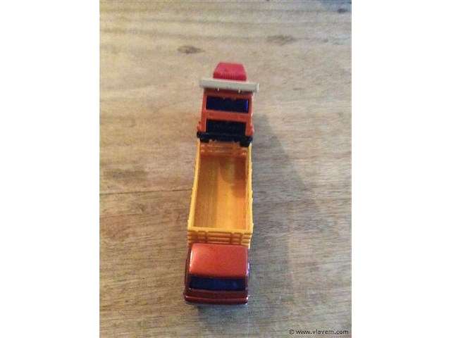 Vrachtwagens matchbox 2stuks - afbeelding 2 van  4