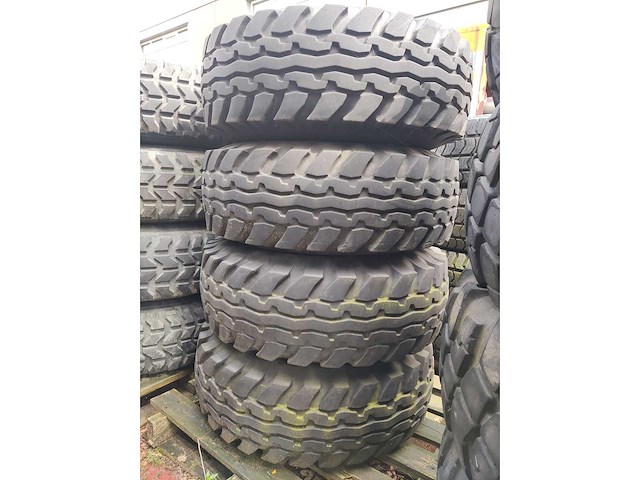 Vrebrede standaard - 36 inch hummer 8x165,1 - velg (4x) - afbeelding 3 van  4