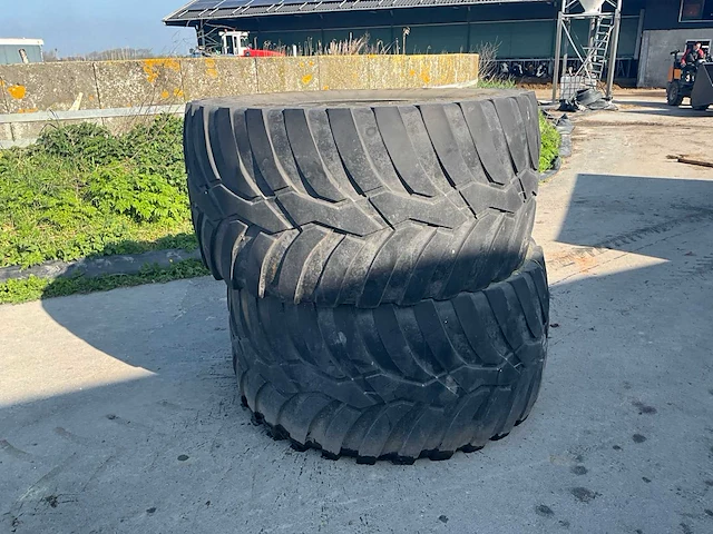 Vredestein - flotation trac 750/60r30.5 - tyre, wheel and rim (2x) - afbeelding 4 van  10