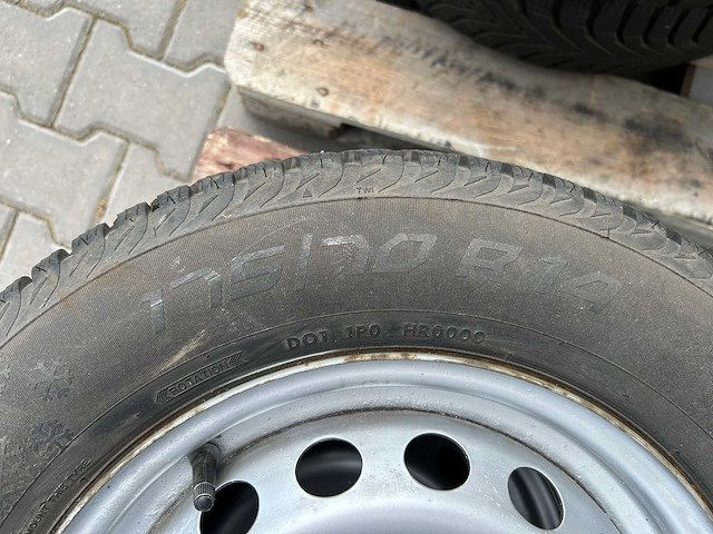 Vredestein - winter - 175/70 r14 - autoband (4x) - afbeelding 3 van  4