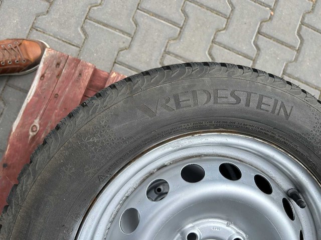 Vredestein - winter - 175/70 r14 - autoband (4x) - afbeelding 4 van  4