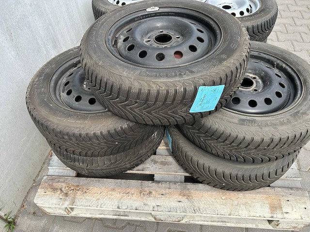 Vredestein - winter - 185/65 r15 - autoband (5x) - afbeelding 5 van  5
