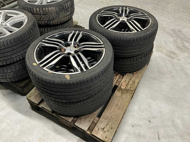 Vredestein 225/40r18 autoband (4x) - afbeelding 2 van  4