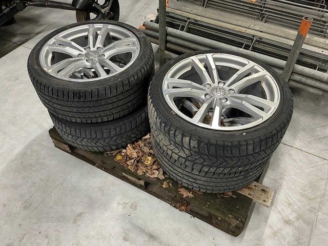 Vredestein 225/40r18 autoband (4x) - afbeelding 1 van  4